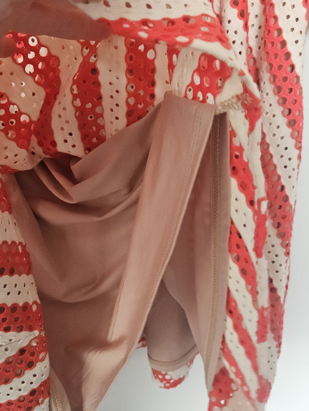 BCBGMaxAzria Kristina Red and White Chevron Long-Sleeve Fit-and-Flare Dress Size - Picture 7 of 9